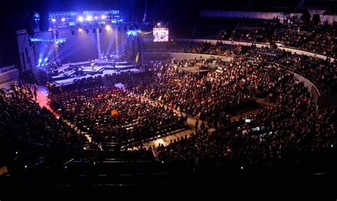 Photos at araneta coliseum .